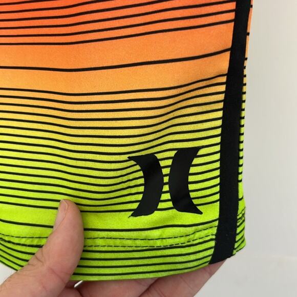 Boys Hurley Swim Trunks Size 14 - Picture 2 of 8